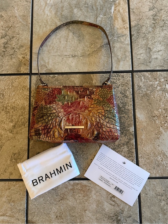 Brahmin Handbags - NWOT! Brahmin Lorelei in Melbourne Foliage. Croc Embossed Leather Shoulder Bag.